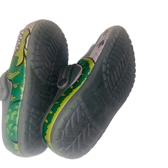 Kids fun lab dinosaur Dino feet crocs youth size 2 - Picture 4 of 5